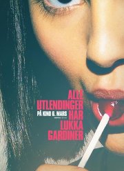 Все иностранцы задергивают шторы (2020)