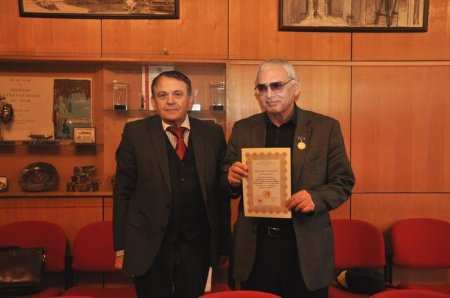 Карен Шахназаров получил диплом Карен Шахназаров получил диплом