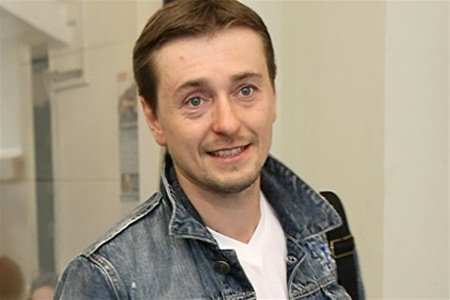 Сергей Безруков снял первый фильм для слабовидящих и незрячих людей Сергей Безруков снял первый фильм для слабовидящих и незрячих людей