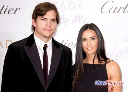 Дэми Мур решила официально разойтись с Эштоном Кутчером Дэми Мур решила официально разойтись с Эштоном Кутчером