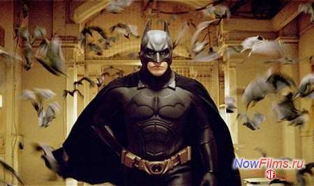 Кинокомпания Warner Bros. подарила музею истории маску Бэтмена Кинокомпания Warner Bros. подарила музею истории маску Бэтмена