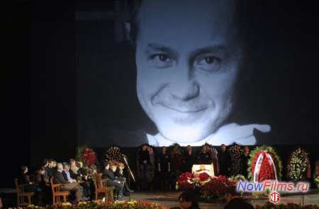 Сегодня народ простился с Андреем Паниным Сегодня народ простился с Андреем Паниным