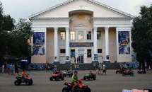 Полуостров Крым , пока будет без американских фильмов. Полуостров Крым , пока будет без американских фильмов.