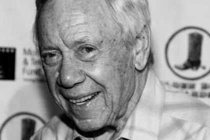 Умер режиссёр первой экранизации комиксов про Бэтмена Умер режиссёр первой экранизации комиксов про Бэтмена